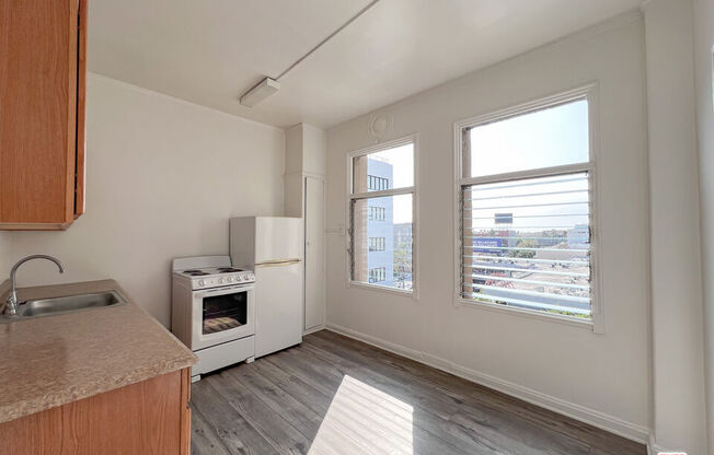 Studio, 1 bath, $1,695, Unit 208