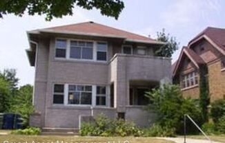 3017-3019 N Sherman Blvd