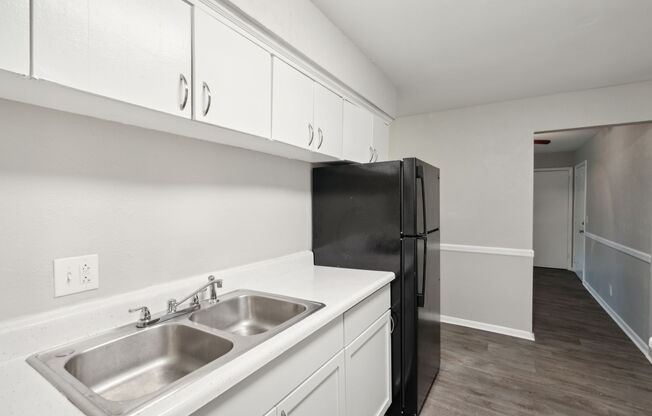 1 bed, 1 bath, 825 sqft, $1,099