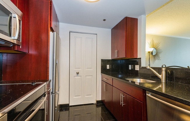 2 beds, 2 baths, 1,100 sqft, $4,000, Unit 921