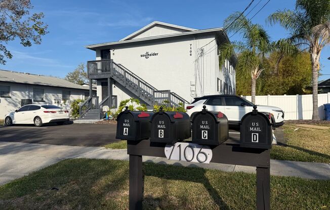 7106 - 7108 S Kissimme St.