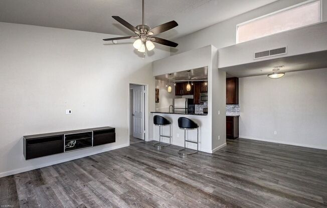 2 beds, 2 baths, $1,795, Unit UNIT 2007