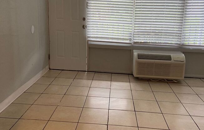 Studio, 1 bath, 500 sqft, $895, Unit 249