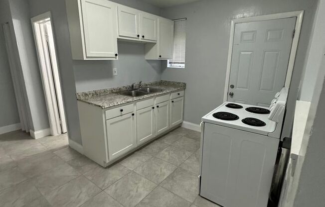 2 beds, 1 bath, 750 sqft, $950