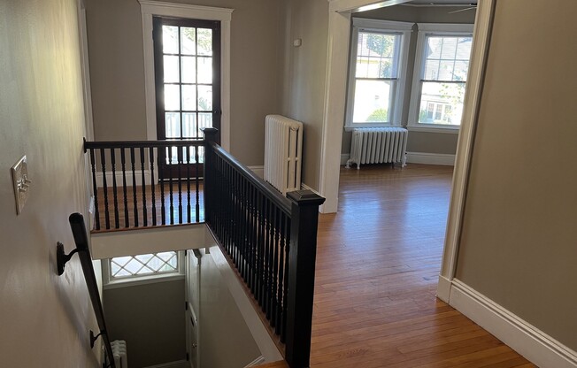 3 beds, 1 bath, 1,300 sqft, $3,200, Unit 2