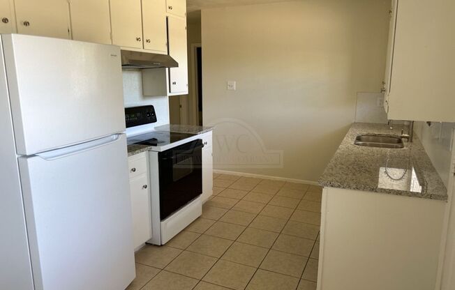 2 beds, 1 bath, $695, Unit 903 Main St. N. Unit C