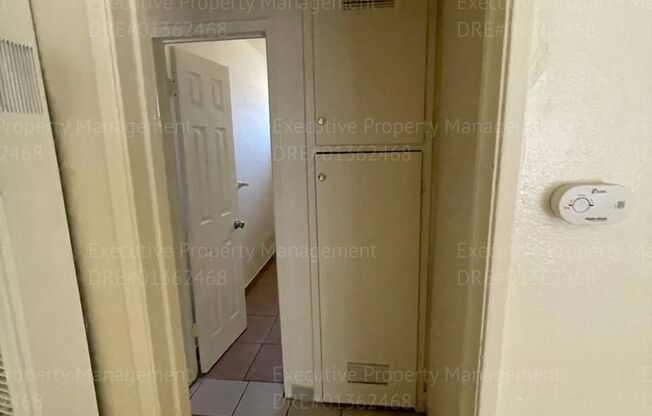 2 beds, 1 bath, $1,200