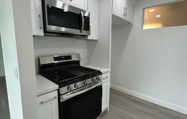 2 beds, 1 bath, 802 sqft, $2,565, Unit 6800-C