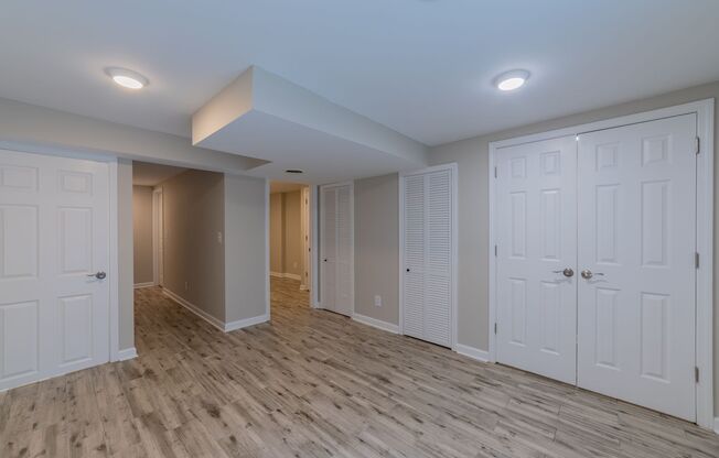 3 beds, 2 baths, 1,300 sqft, $1,825, Unit 666FPL