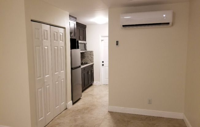 830 SW 28 ST