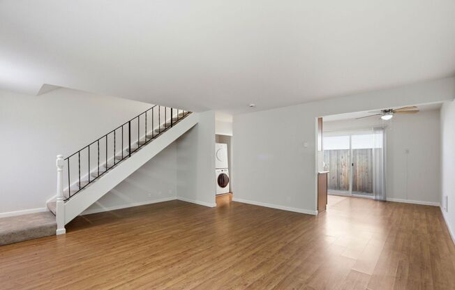 Poplar Plaza Apartments