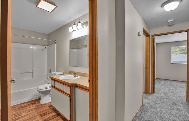 2 beds, 2 baths, 950 sqft, $1,395, Unit 340-23