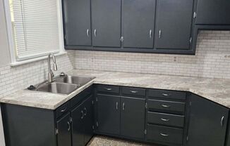 2 beds, 1 bath, $1,400