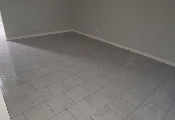 400 426 GREENBRIAR RD