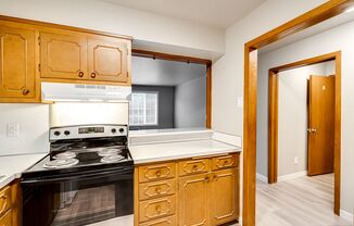 Studio, 1 bath, 475 sqft, $749, Unit 215