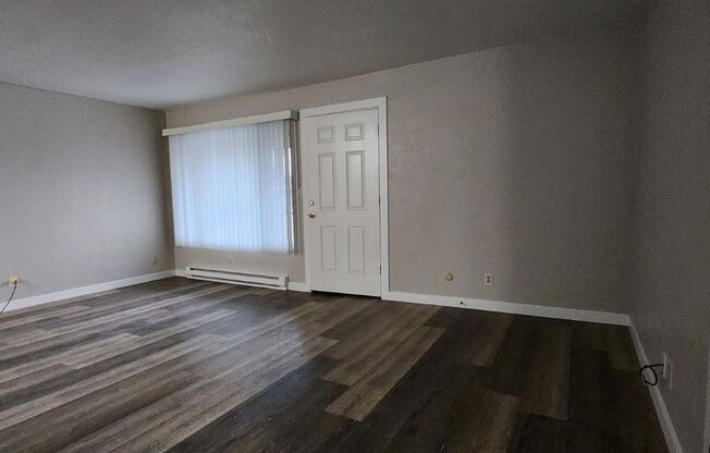 $500 MOVES YOU IN - 2 Bedroom on 18th Ave in Albany - Pet Friendly