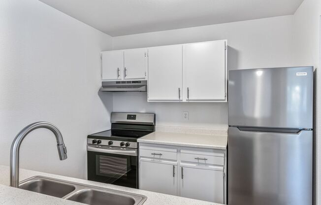 2 beds, 1 bath, 737 sqft, $1,550, Unit 1094-221