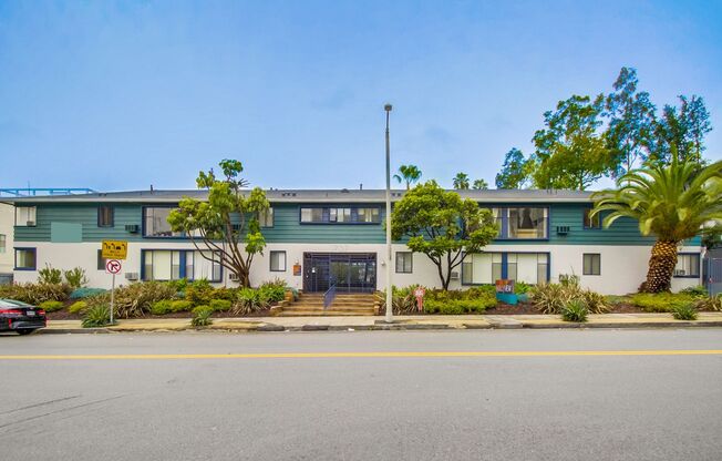 Hollyview Apartments