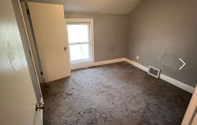 3 beds, 1 bath, $1,100