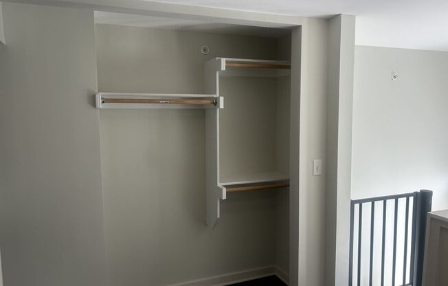 1 bed, 1 bath, 288 sqft, $875, Unit 220