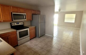 2 beds, 1 bath, 900 sqft, $1,725