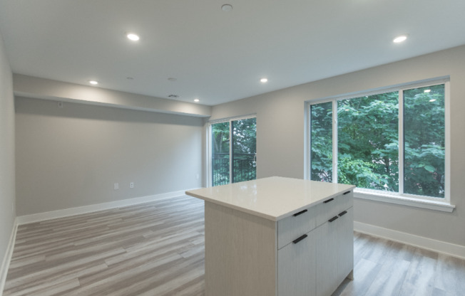 665 N 35 ST