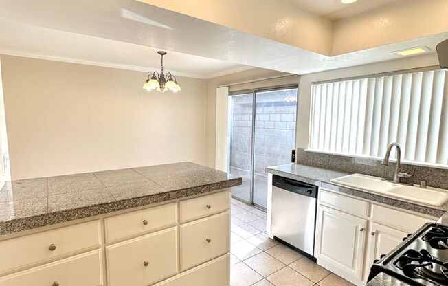 2 beds, 1.5 baths, 1,100 sqft, $2,695, Unit C