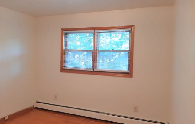 2 beds, 1.5 baths, 900 sqft, $1,440, Unit F-9