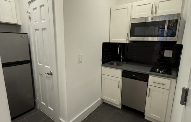 1 bed, 1 bath, $1,822, Unit 2B