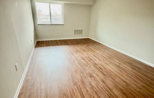 1 bed, 1 bath, $1,350, Unit Unit 111