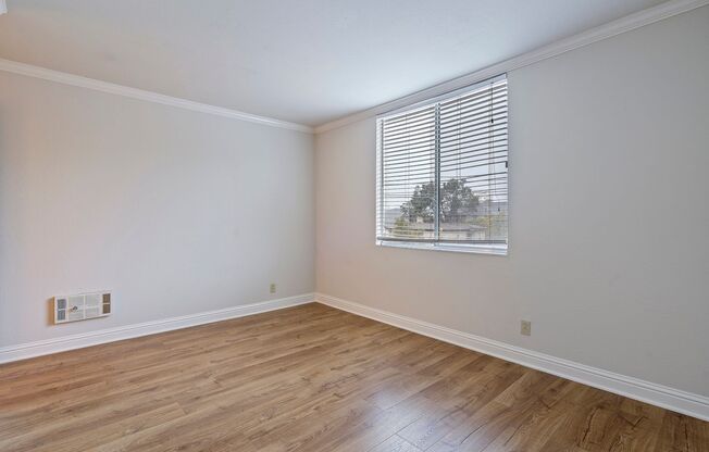 2 beds, 1 bath, 864 sqft, $2,695, Unit 302