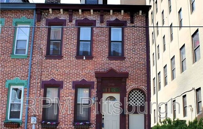2118 SIDNEY ST