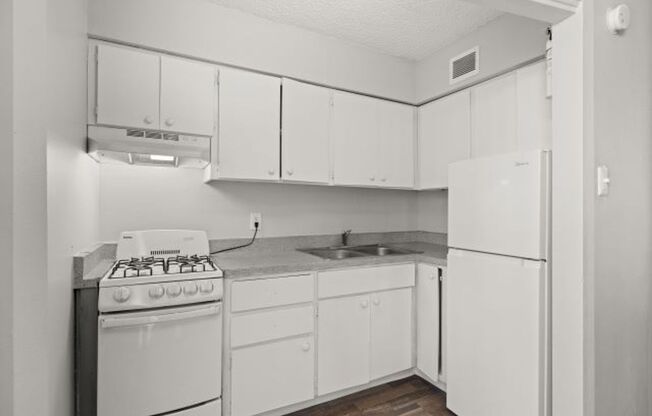 1 bed, 1 bath, 535 sqft, $800, Unit 27