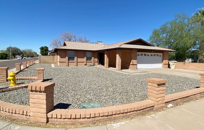3 Bedroom 2 Bathroom corner lot in Glendale