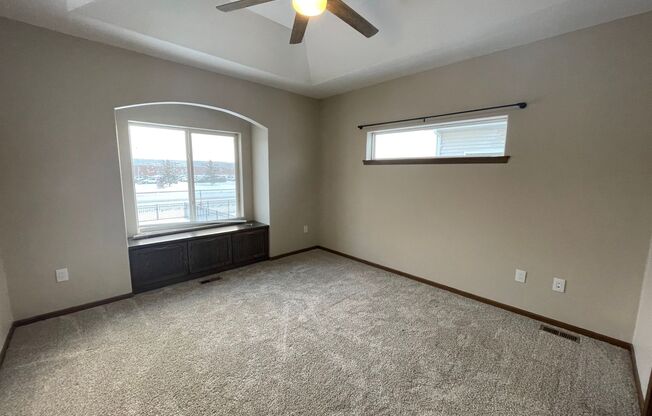 3 beds, 2 baths, $2,100