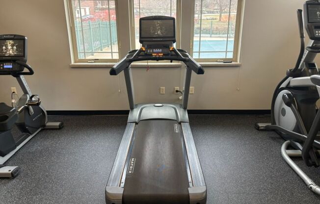 1 bed, 1.5 baths, 777 sqft, $1,540, Unit 302-305