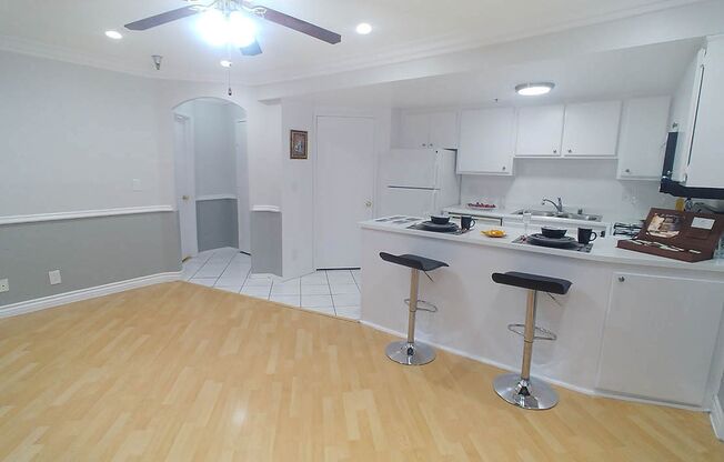 2 beds, 2 baths, 910 sqft, $2,450, Unit 308