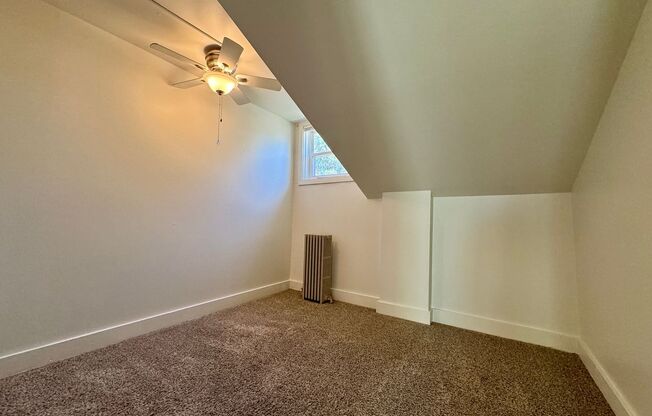 2 beds, 1 bath, 795 sqft, $1,295, Unit C