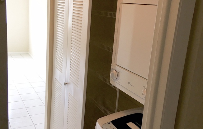 1 bed, 1 bath, 922 sqft, $1,750, Unit 6950-203