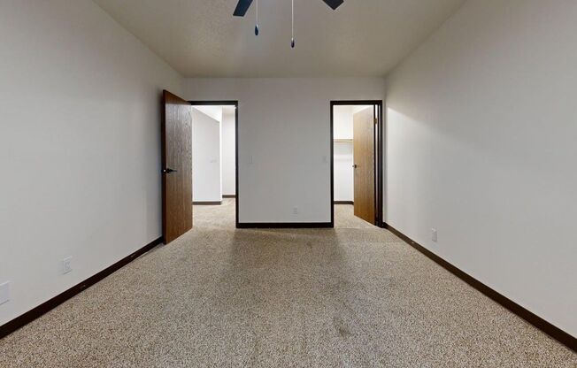 2 beds, 1 bath, 1,050 sqft, $995, Unit 201-302E