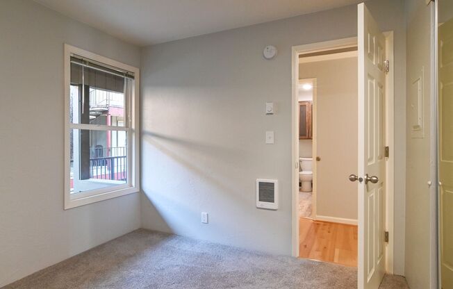 2 beds, 1 bath, $1,650, Unit 102