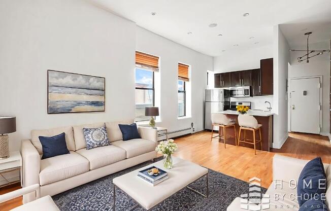 101 W 126 ST