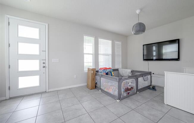 2483 TOSCOLONA DR
