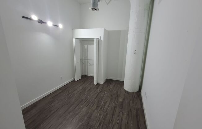 2 beds, 1 bath, 1,200 sqft, $2,000, Unit 302