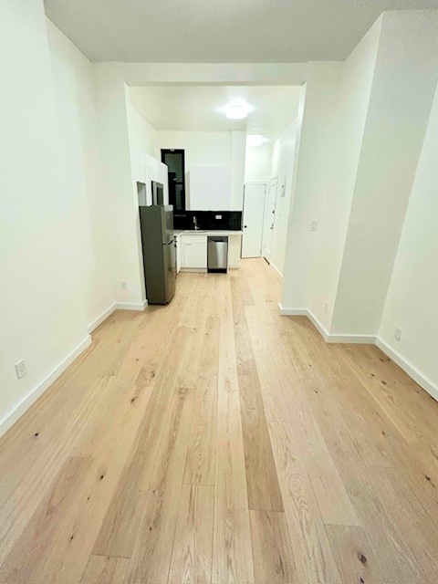 248 E 90 ST