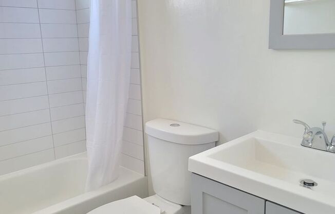 Studio, 1 bath, 265 sqft, $1,350, Unit 304