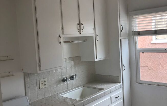 Studio, 1 bath, 325 sqft, $1,650, Unit F-219