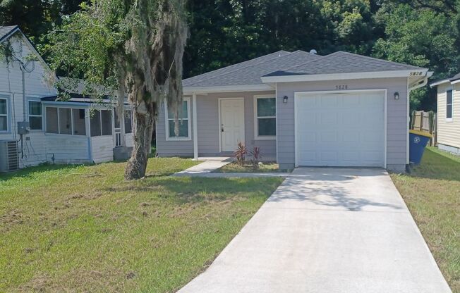 Newer 3 BR 2 BA home convenient to downtown Jacksonville and the Beaches
