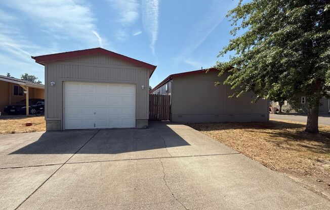 3 beds, 2 baths, 1,344 sqft, $2,295, Unit 33171-43