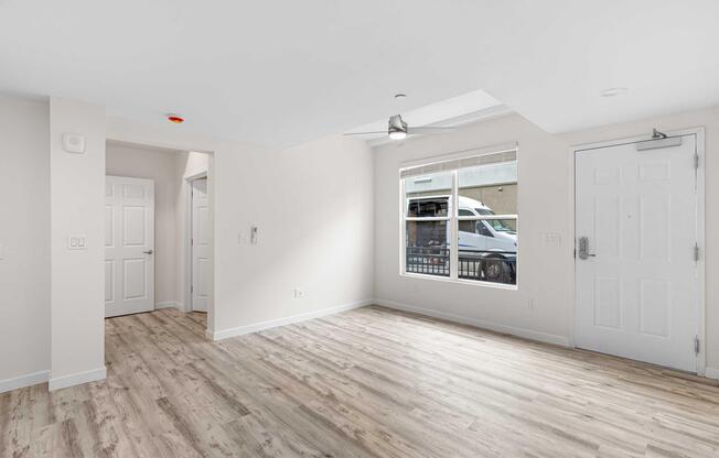 Studio, 1 bath, 404 sqft, $1,700